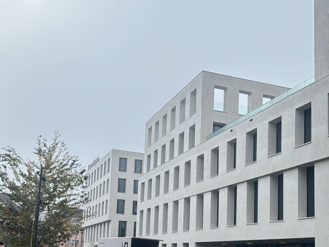 Zekaj AG – Mehrfamilienhaus, Neubau mit Fassadenarbeiten